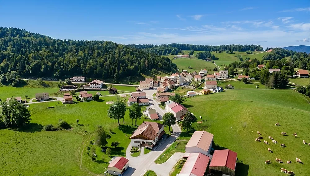 Que faire autour des Moussières en été ? Les plus belles découvertes du Haut-Jura autour des Moussières