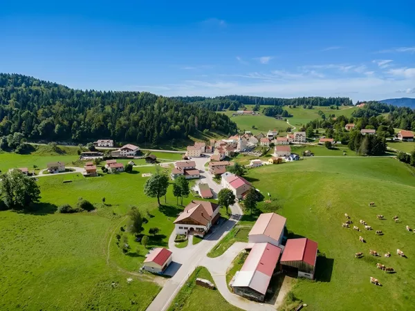 Que faire autour des Moussières en été ? Les plus belles découvertes du Haut-Jura autour des Moussières